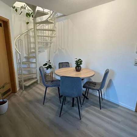Maisonette-wohnung Am Markt Zentral In Wolkenstein, Fuer 4 Gaeste Apartament